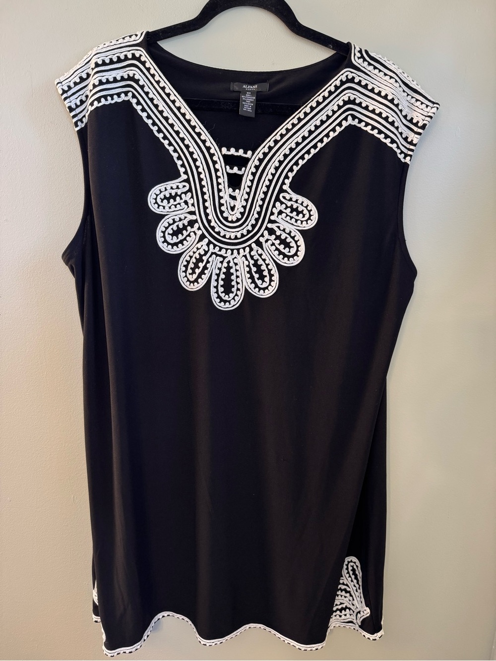 ALFANI WOMAN Embroidered Trim BOHO Dress Tunic Top Black & White Size 3X